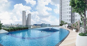 Justay Rivergate Center