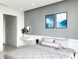 Justay Rivergate Center