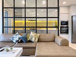 Justay Rivergate Center