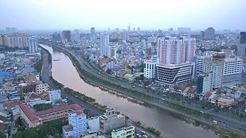 Justay Rivergate Center