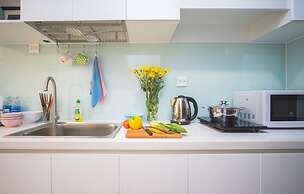 Justay Rivergate Center