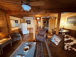 The Iris Garden Downtown Cottages and Suites