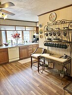 The Iris Garden Downtown Cottages and Suites