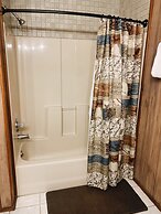 The Iris Garden Downtown Cottages and Suites