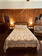 The Iris Garden Downtown Cottages and Suites