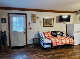 The Iris Garden Downtown Cottages and Suites