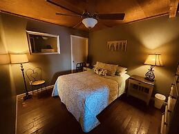 The Iris Garden Downtown Cottages and Suites