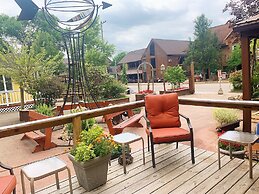 The Iris Garden Downtown Cottages and Suites