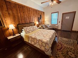 The Iris Garden Downtown Cottages and Suites