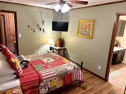 The Iris Garden Downtown Cottages and Suites