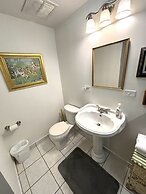 The Iris Garden Downtown Cottages and Suites