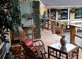 The Iris Garden Downtown Cottages and Suites