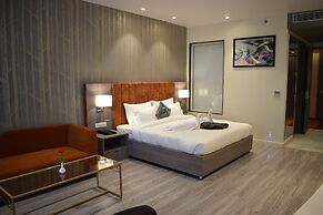 Hotel Deep Clarks Inn Lucknow