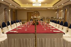 Hotel Deep Clarks Inn Lucknow