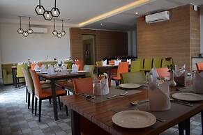 Hotel Deep Clarks Inn Lucknow