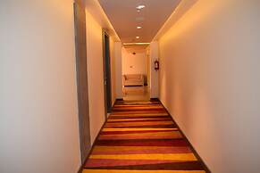 Hotel Deep Clarks Inn Lucknow