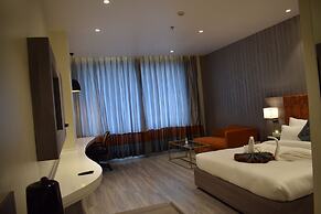 Hotel Deep Clarks Inn Lucknow