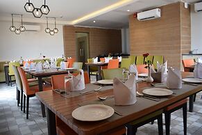 Hotel Deep Clarks Inn Lucknow