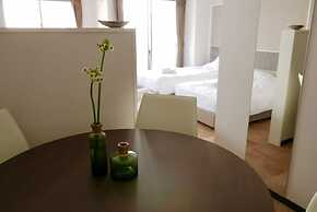 Tokyo Sakurako Hatchobori