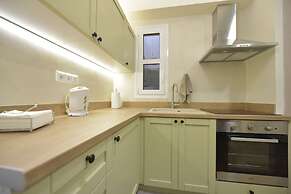 Live As A Greek in Artemis Apartment
