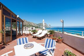 Casa con terrazza sul mare all'Addaura by Wonderful Italy