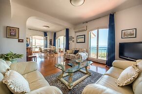 Casa con terrazza sul mare all'Addaura by Wonderful Italy