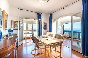 Casa con terrazza sul mare all'Addaura by Wonderful Italy