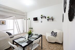 Home Hotel -  Anacreonte 7