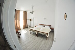 Hotel Chateau Khashmi