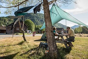 Førde Gjestehus og Camping