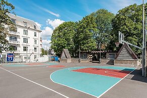 1 Bedroom Short walk to main street