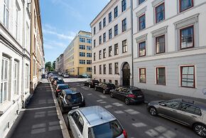 2 bedroom apartment 8 guests