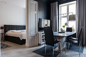 2 bedroom apartment 8 guests