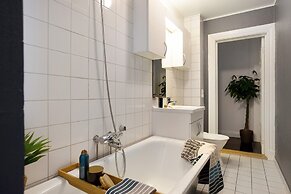 2 bedroom apartment 8 guests