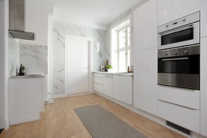 2 bedroom apartment 8 guests