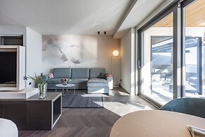 EALA My Lakeside Dream - Adults Friendly