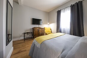 Square Victoria Maison Hôtelière