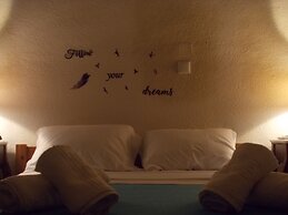 Loukas Kontos Traditional House