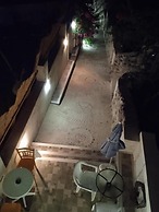 Loukas Kontos Traditional House