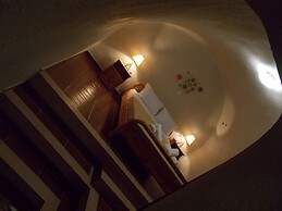 Loukas Kontos Traditional House