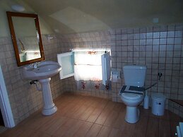 Loukas Kontos Traditional House