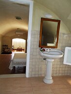 Loukas Kontos Traditional House