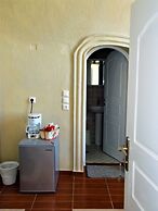 Loukas Kontos Traditional House