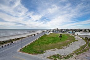 Holiday Inn Express And Suites Galveston Beach, an IHG Hotel