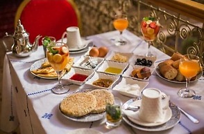 Riad la porte bleue du palais laraichi