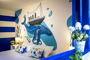 Casa del Puerto Hostel & Suites