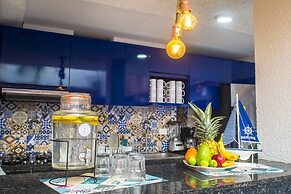 Casa del Puerto Hostel & Suites