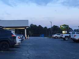 Budget Inn and Suites