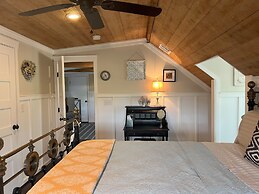 The Alexander at Creek Road