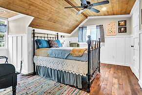 The Alexander at Creek Road